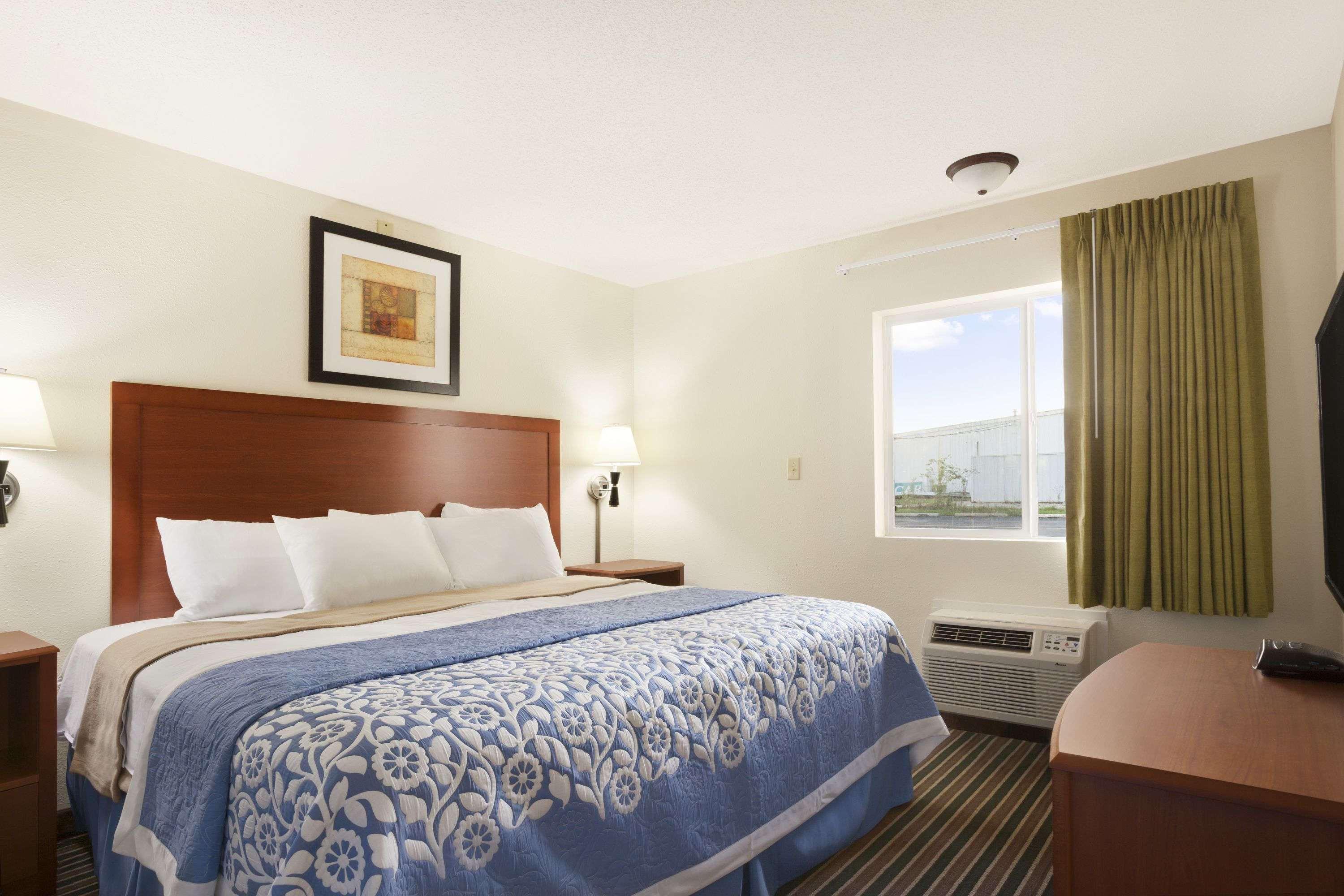 Days Inn By Wyndham Champaign/Urbana Εξωτερικό φωτογραφία