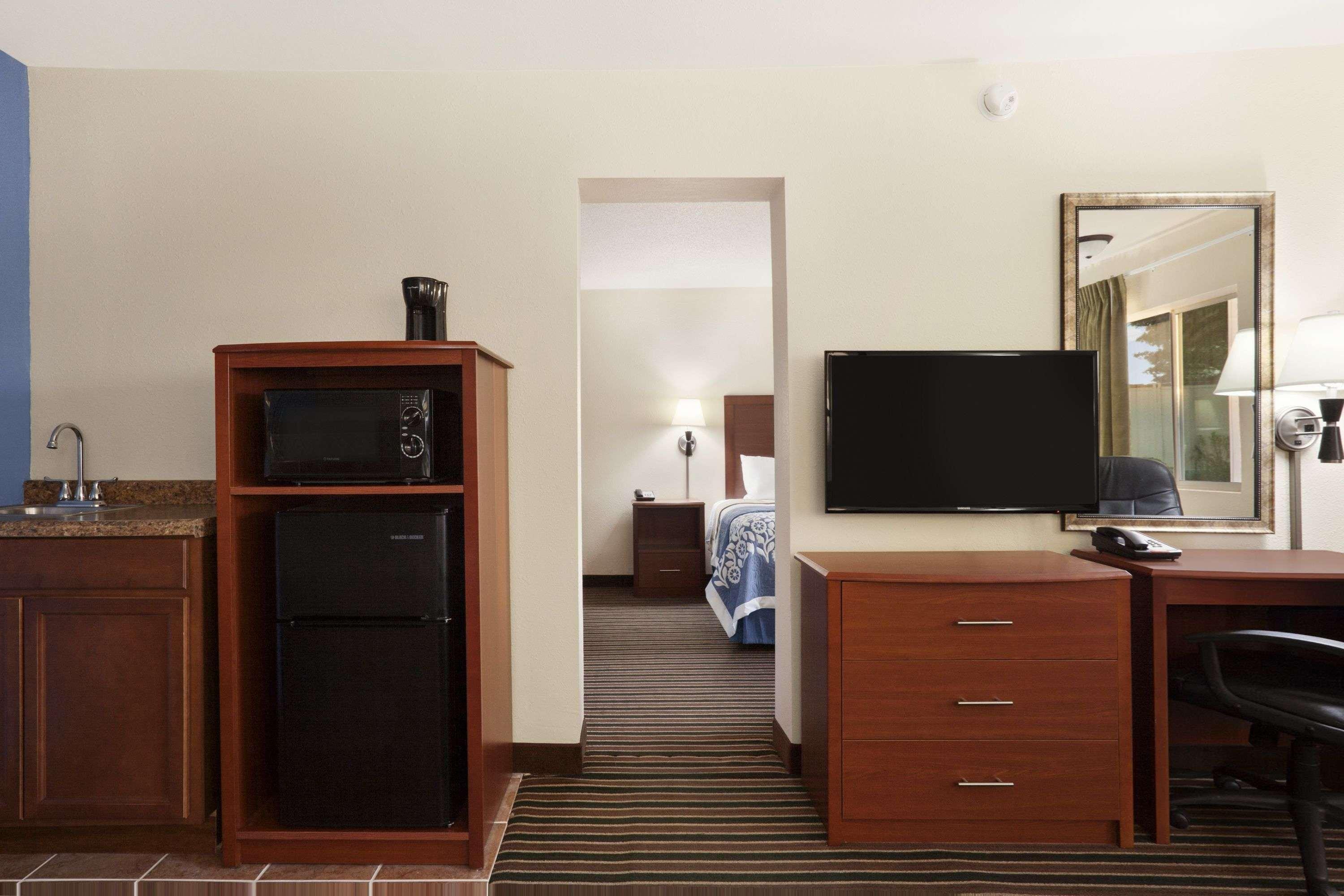 Days Inn By Wyndham Champaign/Urbana Εξωτερικό φωτογραφία