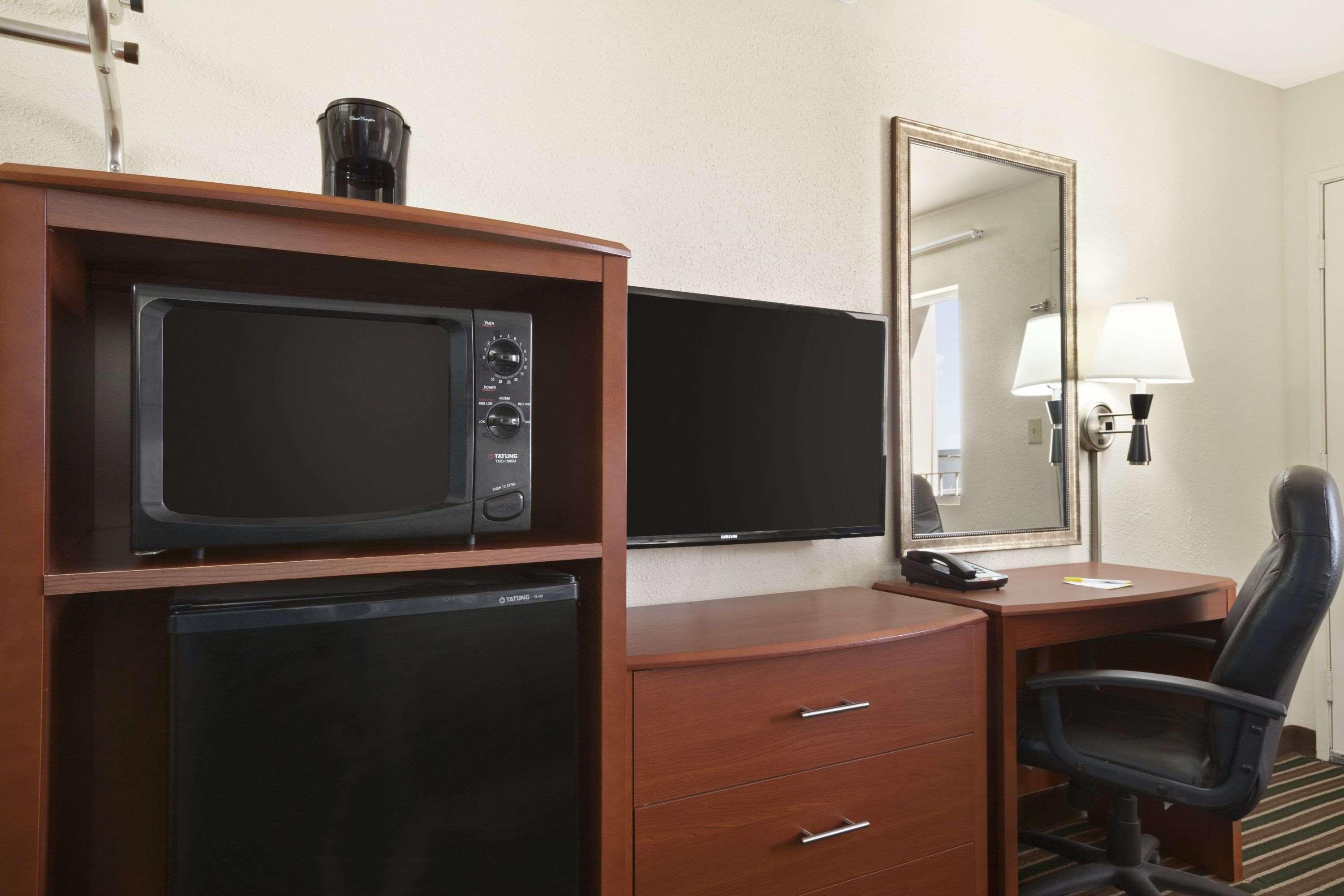 Days Inn By Wyndham Champaign/Urbana Εξωτερικό φωτογραφία