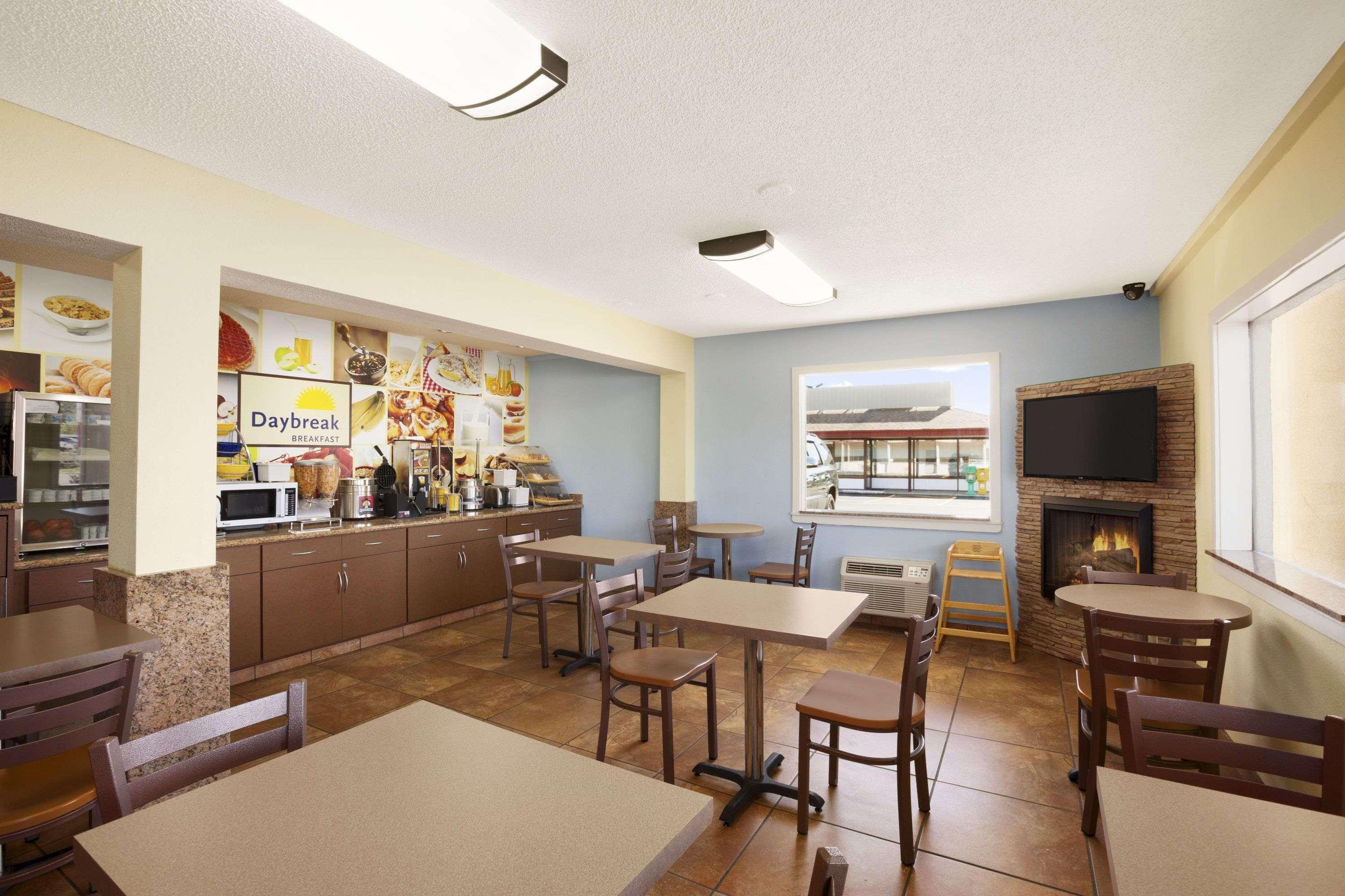 Days Inn By Wyndham Champaign/Urbana Εξωτερικό φωτογραφία